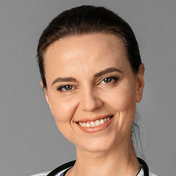 Profesional médica representando la eficiencia de Estarbien